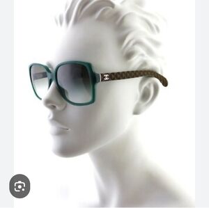 CHANEL Oversized Green Sunglasses With Silver CC Logo. 5289